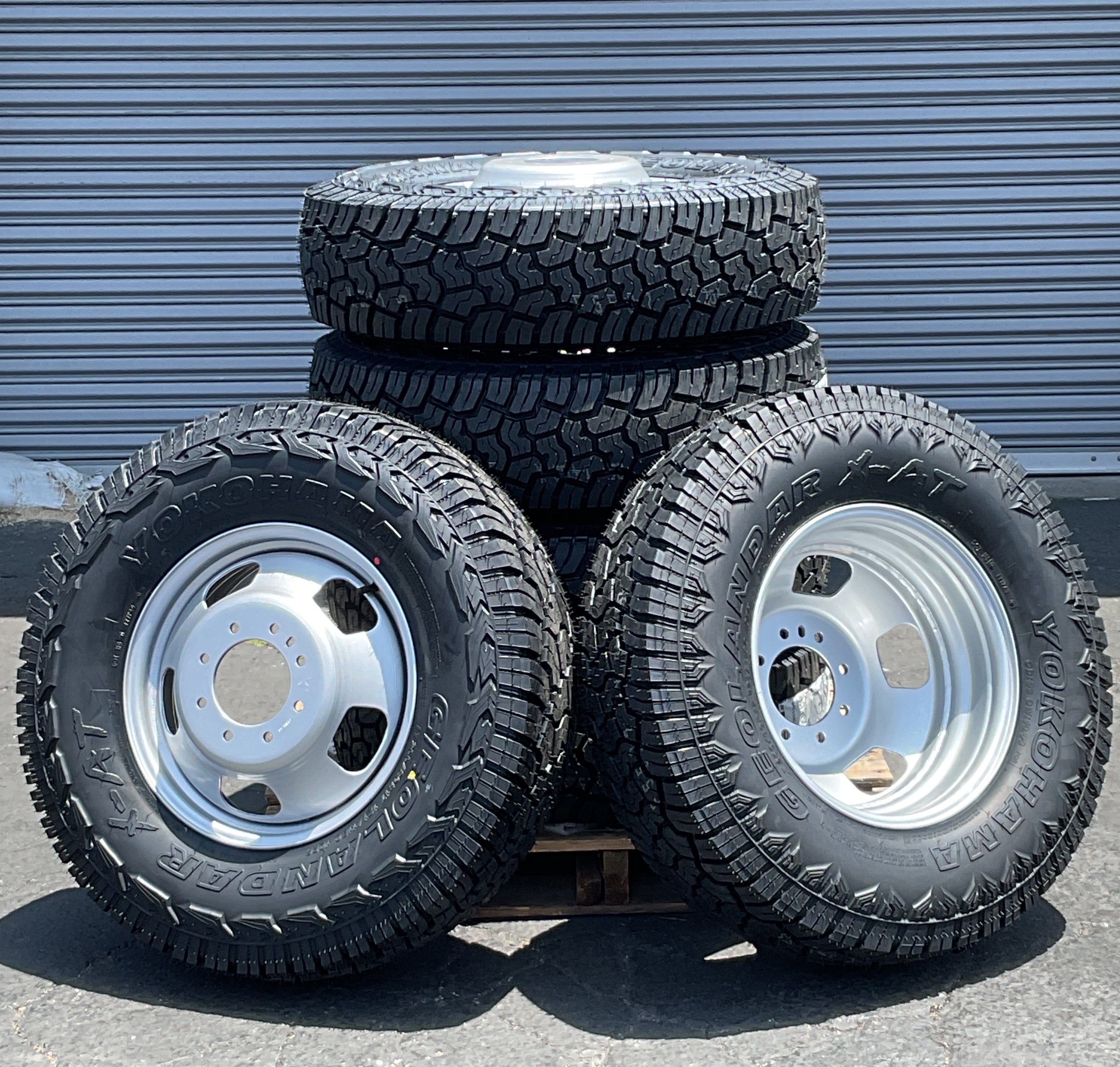 LT325/65R18/10 Yokohama Geolandar X-AT Tires Set of 6 – Dually Wheels